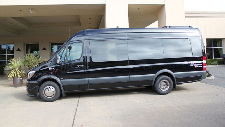Airport shuttles run regularly from the city to the airports for private and corporate clients
