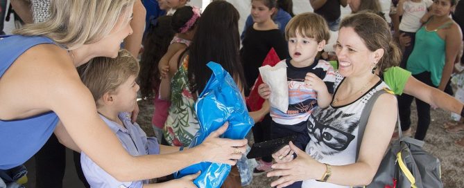 Food drives are a great way to end world hunger.