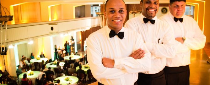 Looking for a fine dining server? Here's how.