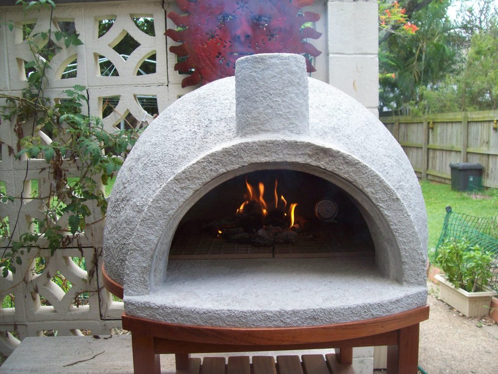 Terzijde een miljard Geologie DIY Video: How to Build a Backyard Wood Fire Pizza Oven Under $100